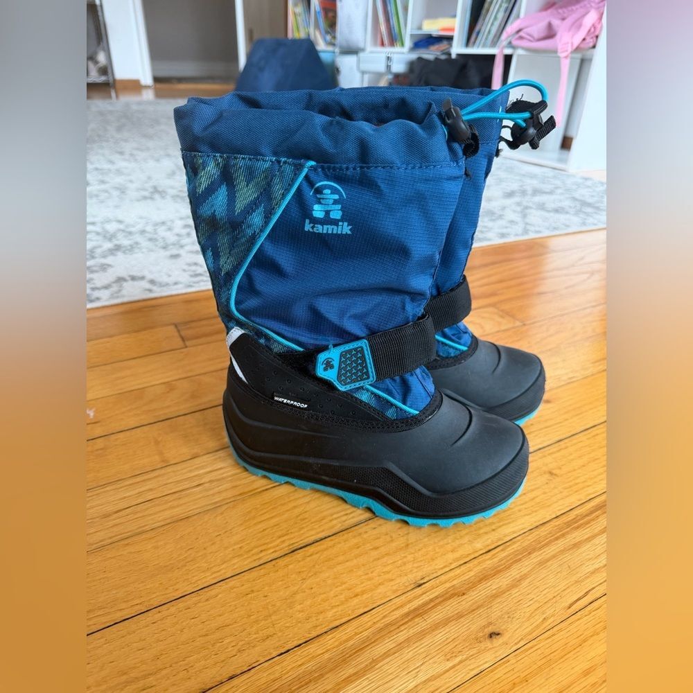 Kamik Kids Navy and Aqua Winter Snow Boots size 1